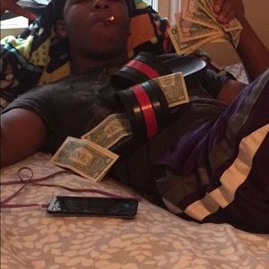 Meet your Posher, Jayraye